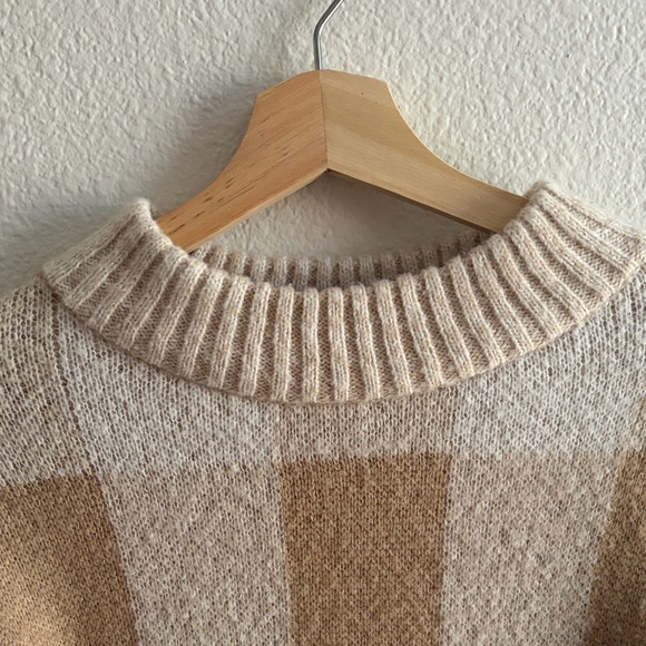 Cozy Cream & Tan Checkered Women's Sweater - Picture 3 of 4